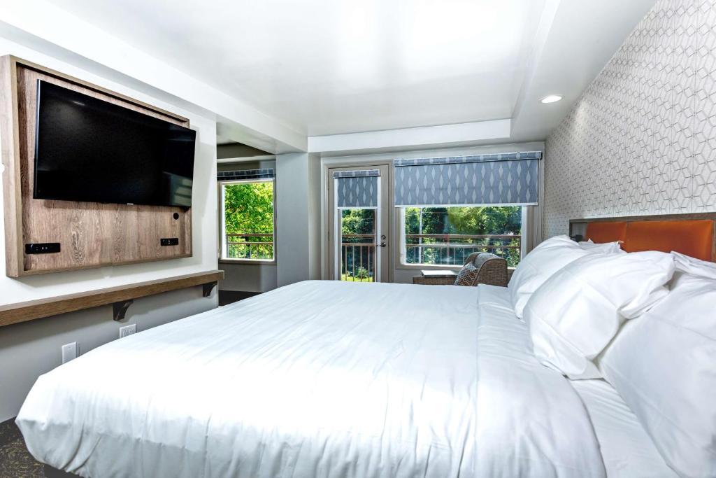 Best Western Plus Apple Valley Hotel