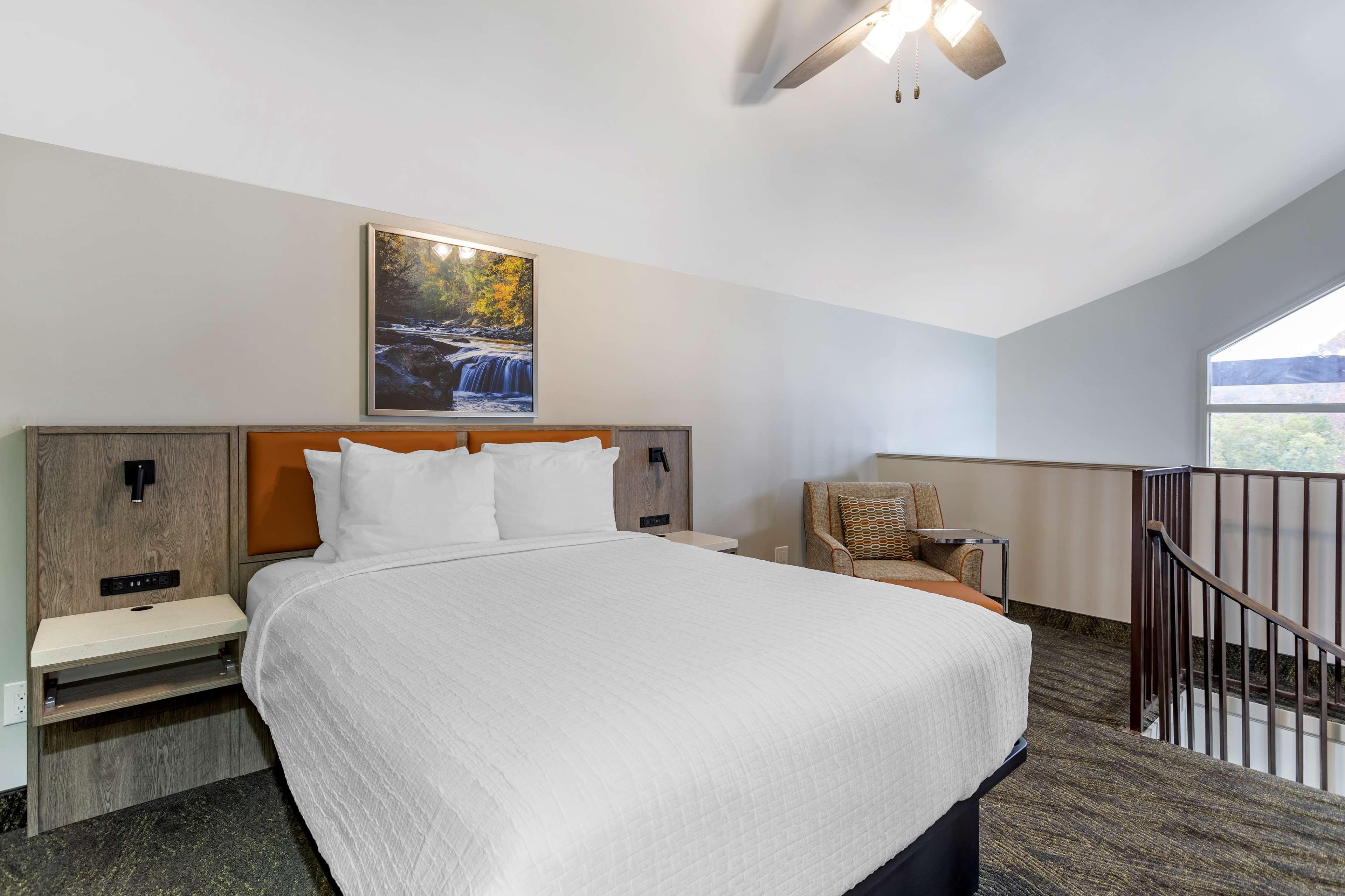 Best Western Plus Apple Valley Hotel Pigeon Forge
